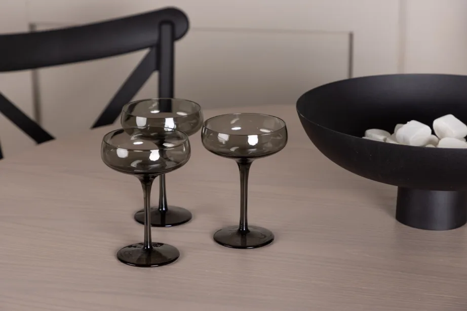 Ümmargune söögilauakomplekt Olivia (valge peitsiga laud, mustad plastiktoolid), GR23066 – 10