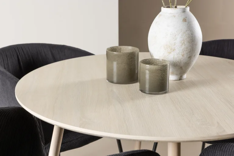 Ümmargune söögilauakomplekt Plaza valge peitsiga, mustad Berit toolid (4 tk) - GR24475