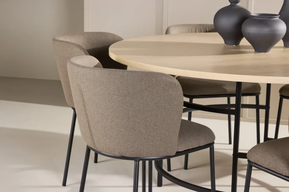 Ümmargune söögilauakomplekt: valgeks peitsitud Copenhagen laud 140 cm ja 6 pruuni kangaga Edina tooli, GR24755 – 9