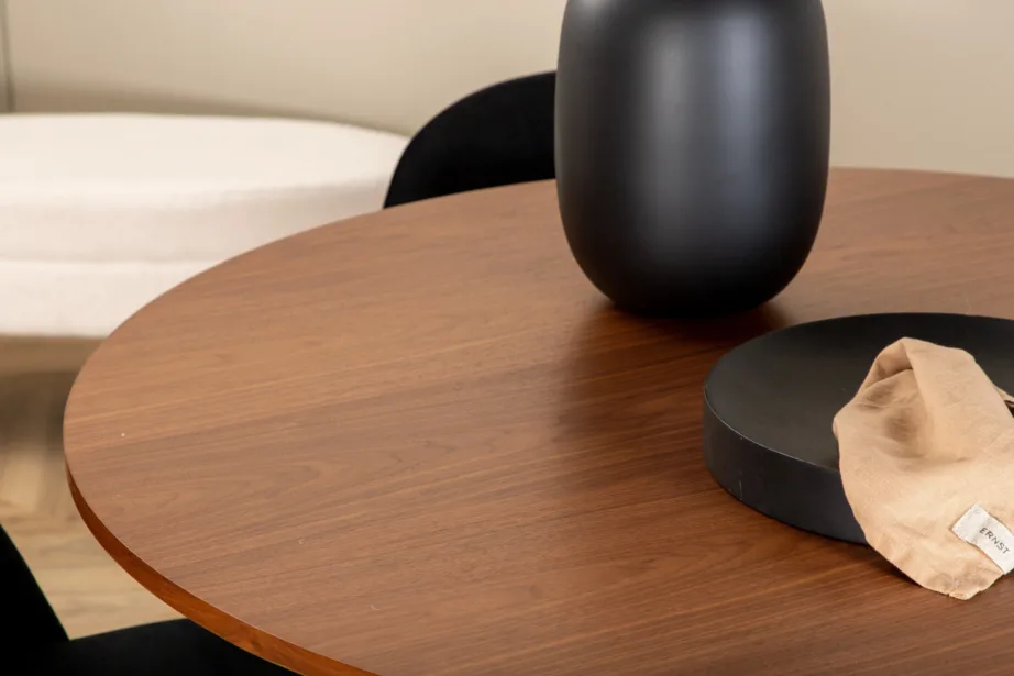 Ümmargune söögilaud Bianca pähklispooniga ja mustad sametist toolid, GR22221 – 8