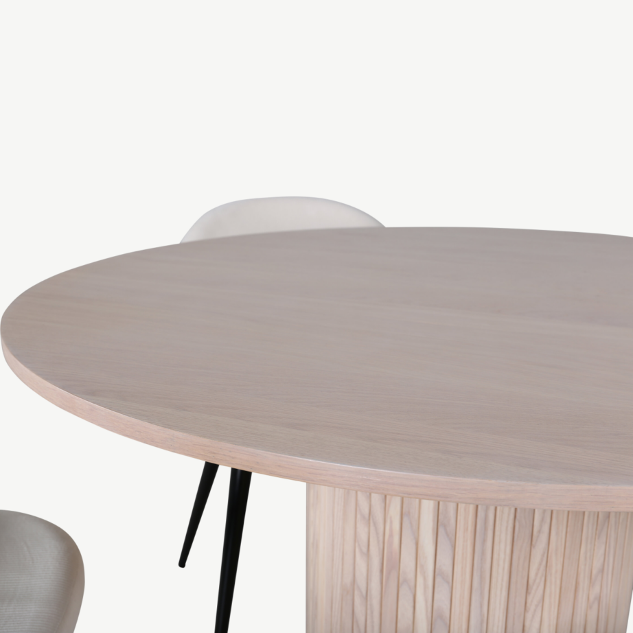 Ümmargune söögilaud Bianca valge peitsiga, 4 sametist tooli, GR22210 – 9