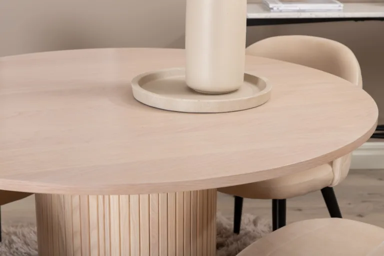 Ümmargune söögilaud Bianca (valge peitsiga MDF, ø110cm) koos beežide samettoolidega - GR22209