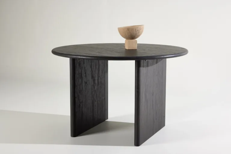 Ümmargune söögilaud Björholmen (must MDF, ø120 cm, FSC-sertifikaat) - 61784-100