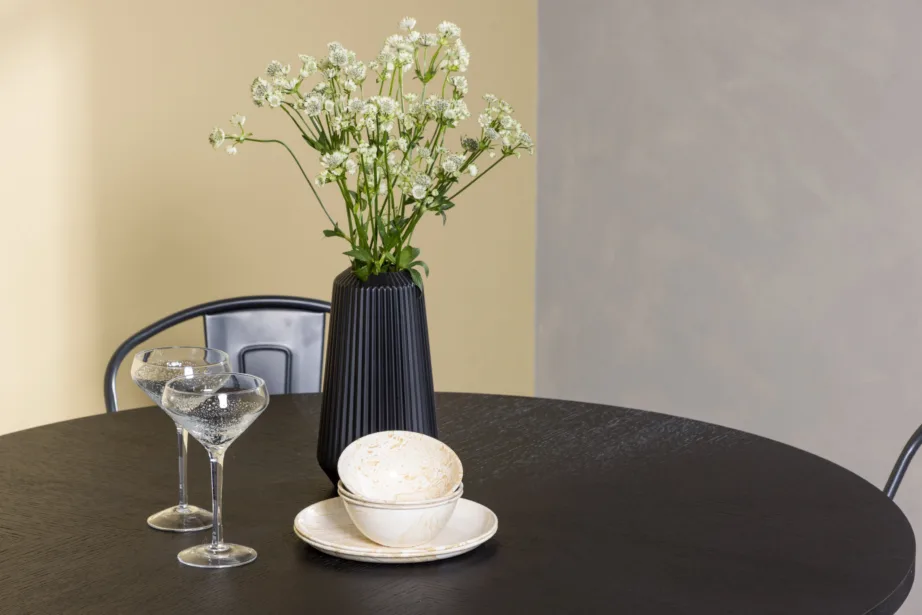 Ümmargune söögilaud Copenhagen (MDF, must) ja tööstusliku disainiga Tempe tool, GR23225 – 10