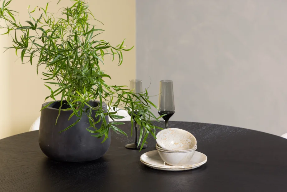 Ümmargune söögilaud Copenhagen ja valged buklee kangaga toolid (4 tk, must MDF, ø115cm), GR23212 – 10