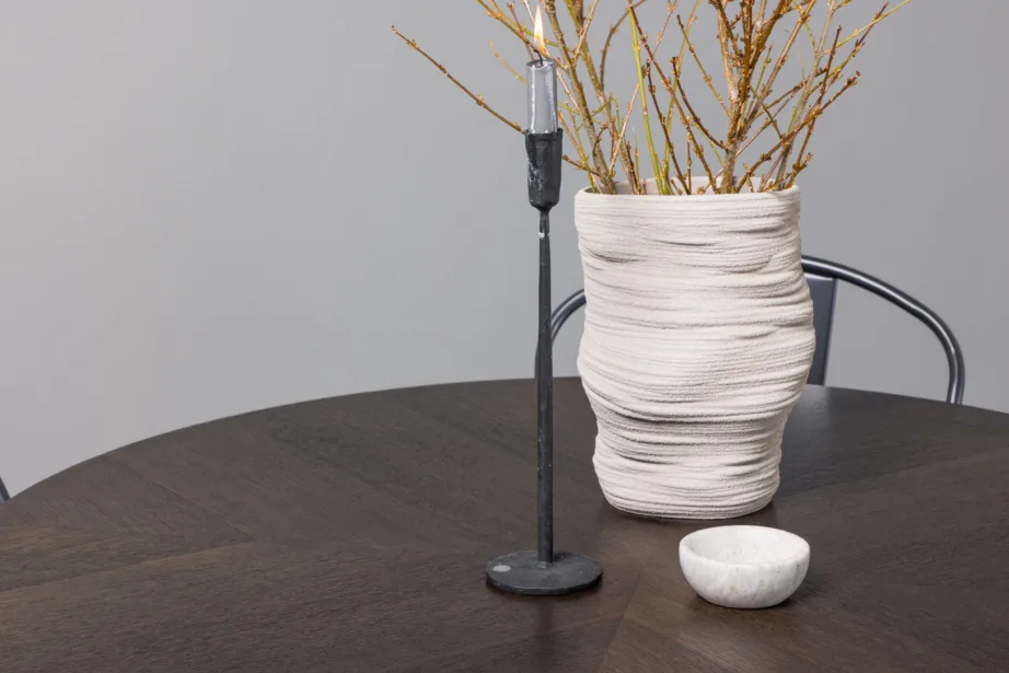 Ümmargune söögilaud Copenhagen mokkavineeriga ja Tempe tööstuslik söögitool (teras, pähkel), GR23207 – 10