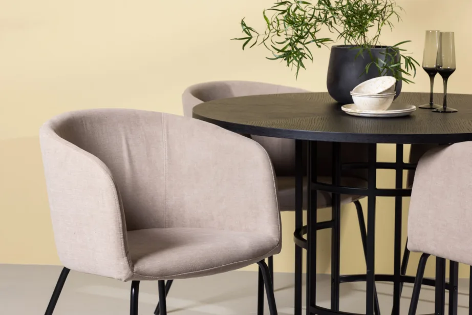 Ümmargune söögilaud Copenhagen (must MDF, ø115cm) ja polsterdatud söögitoolid Berit (beež kangas, mustad terasjalad), GR22828 – 9