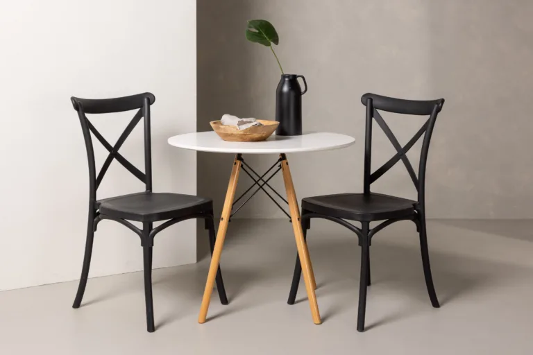 Ümmargune söögilaud Danburi koos musta plastikust Crosett tooliga (valge MDF, pöögipuidust jalad, ø60cm) - GR23167
