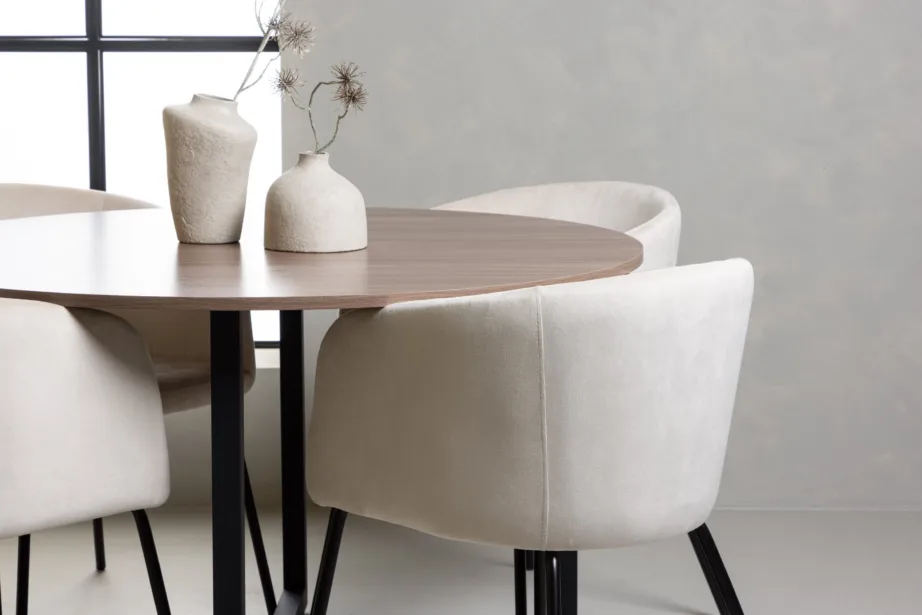 Ümmargune söögilaud Durango (pähkel, metalljalad) ja beežid sametist toolid Berit, GR22945 – 11