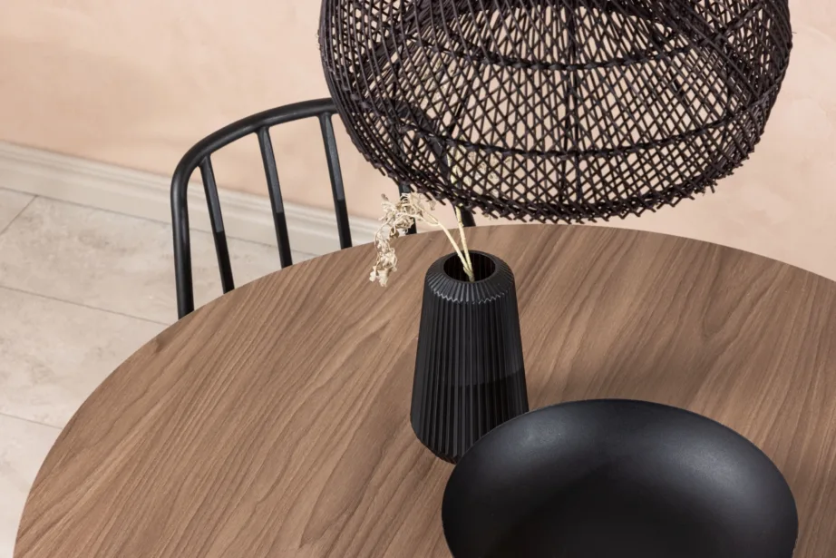 Ümmargune söögilaud Durango pähklitooni MDF ja mustad Dyrön toolid, GR23156 – 10