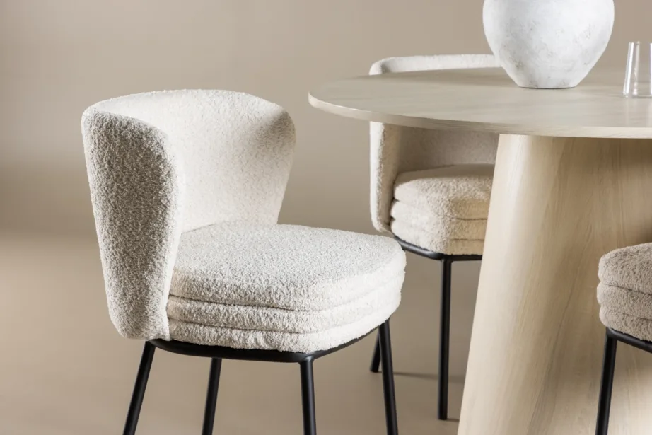 Ümmargune söögilaud Lanzo ja neli Agnes buklee tooli (valge peitsiga MDF, ø120 cm), GR24428 – 9