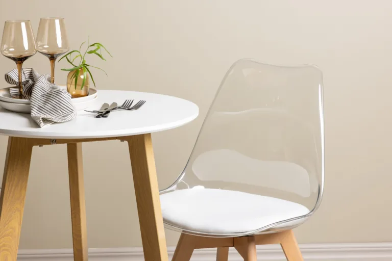 Ümmargune söögilaud Leonora koos läbipaistva Edvin tooliga (valge MDF, tammepuidutoon, ø65cm) - GR23504