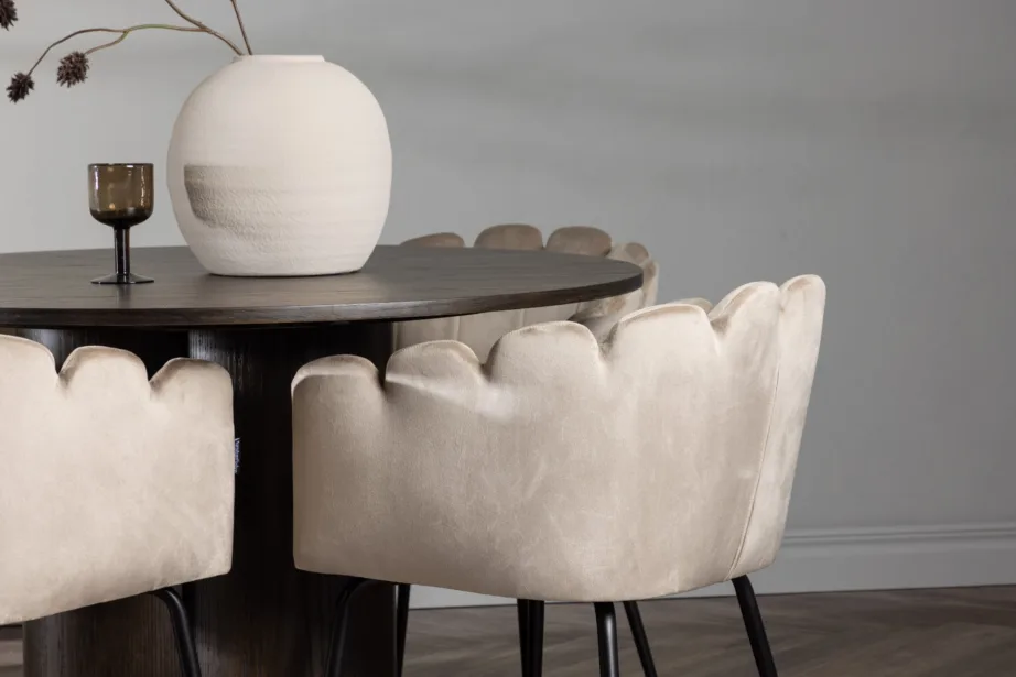 Ümmargune söögilaud Olivia mokka + beež velvetist toolid Limhamn (4 tk), GR23082 – 9