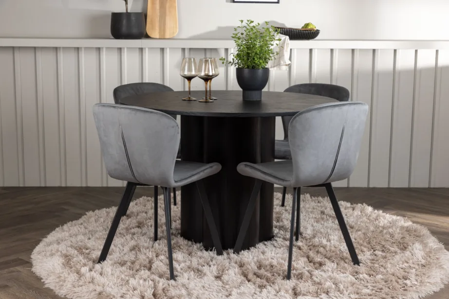 Ümmargune söögilaud Olivia musta viimistlusega ja hallid polsterdatud Lilja toolid, GR23840 – 4