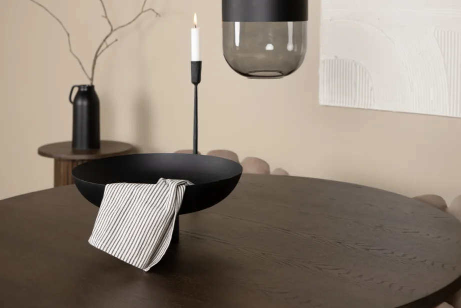 Ümmargune söögilaud Stone mokka viimistlusega ja Limhamni beež samettoolid, GR23025 – 10