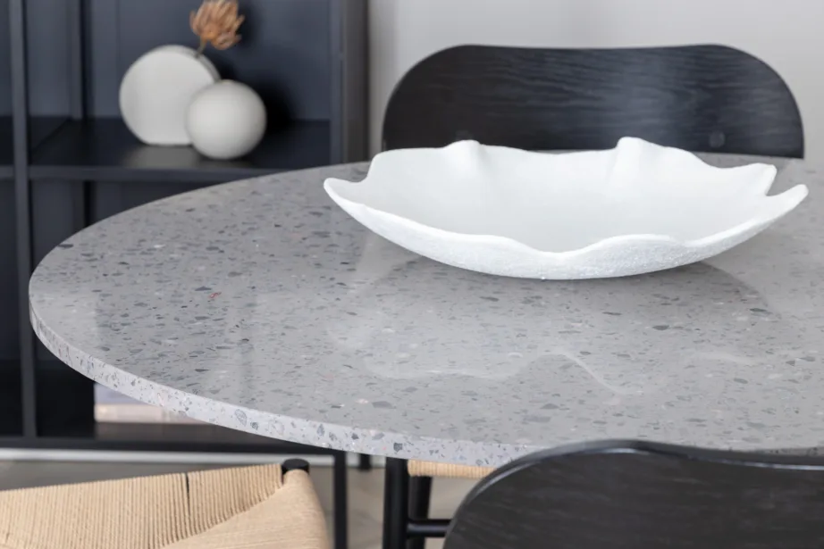 Ümmargune terazzo söögilaud Razzia ja musta raamiga rattanist Polly toolid (4 tk), GR24025 – 5