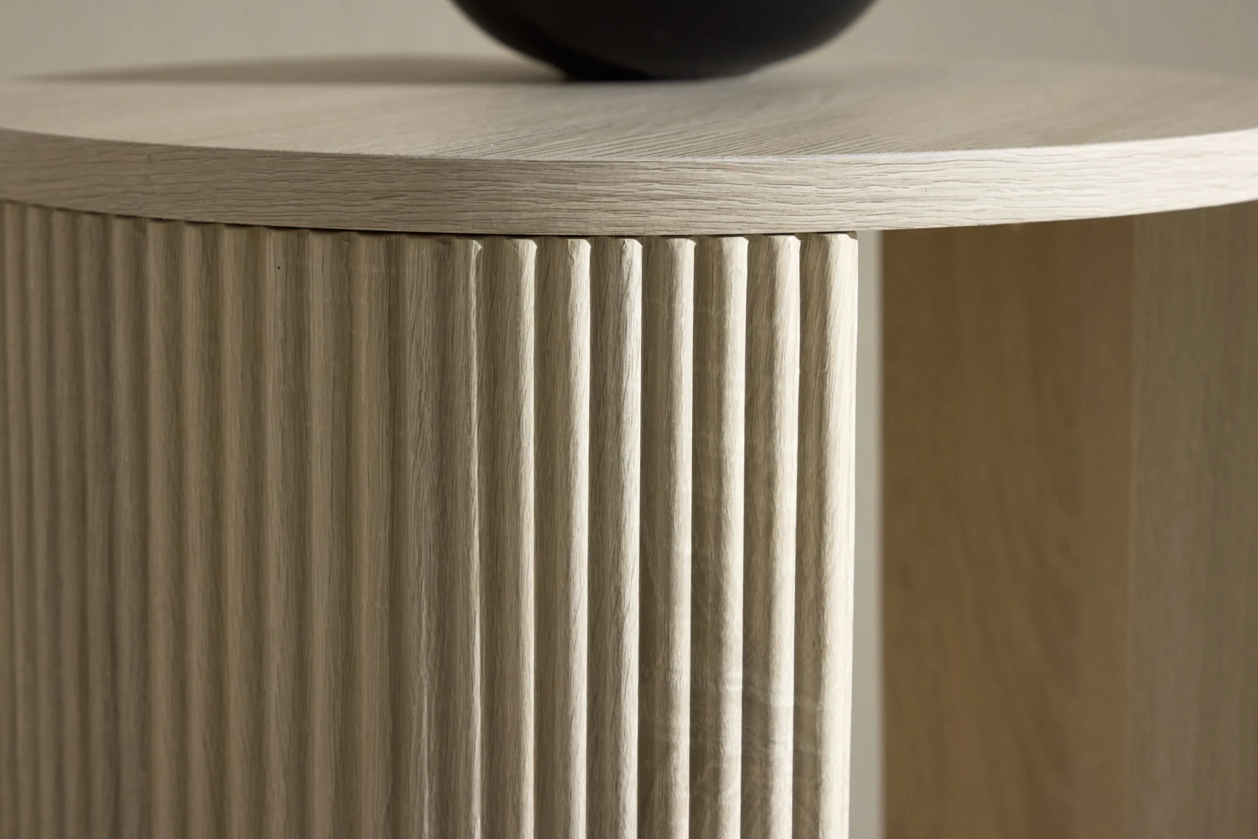 Ümmargune valge abilaud Bristol (MDF, valge peits, ø40×52 cm) - 62054-130