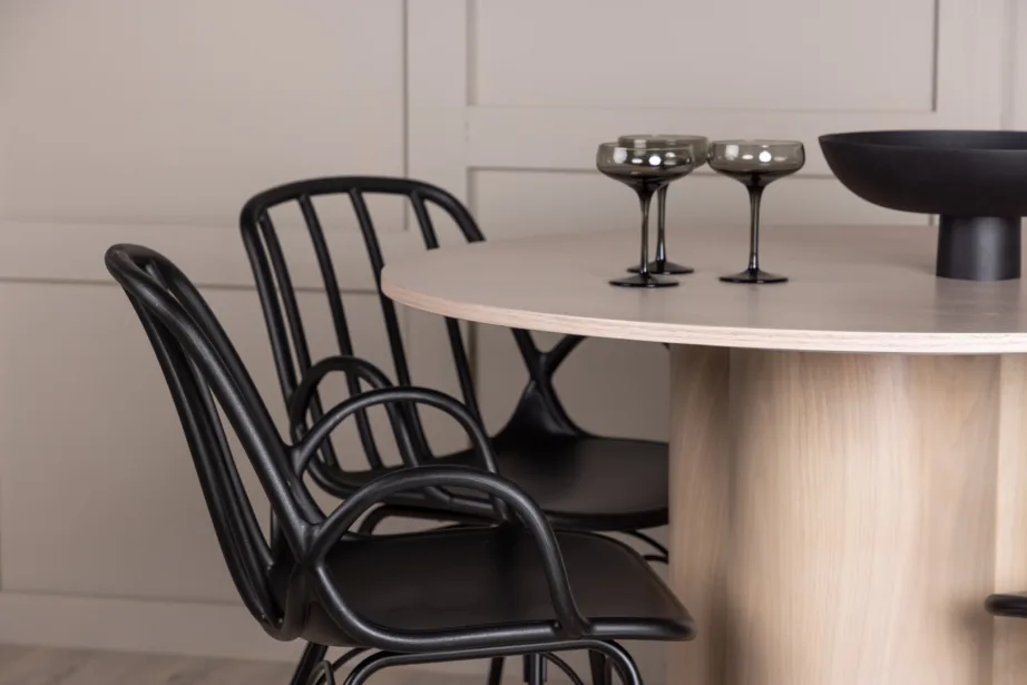 Ümmargune valge peitsiga söögilaud Olivia ja must plastiktool Dyrön, GR23067 – 9