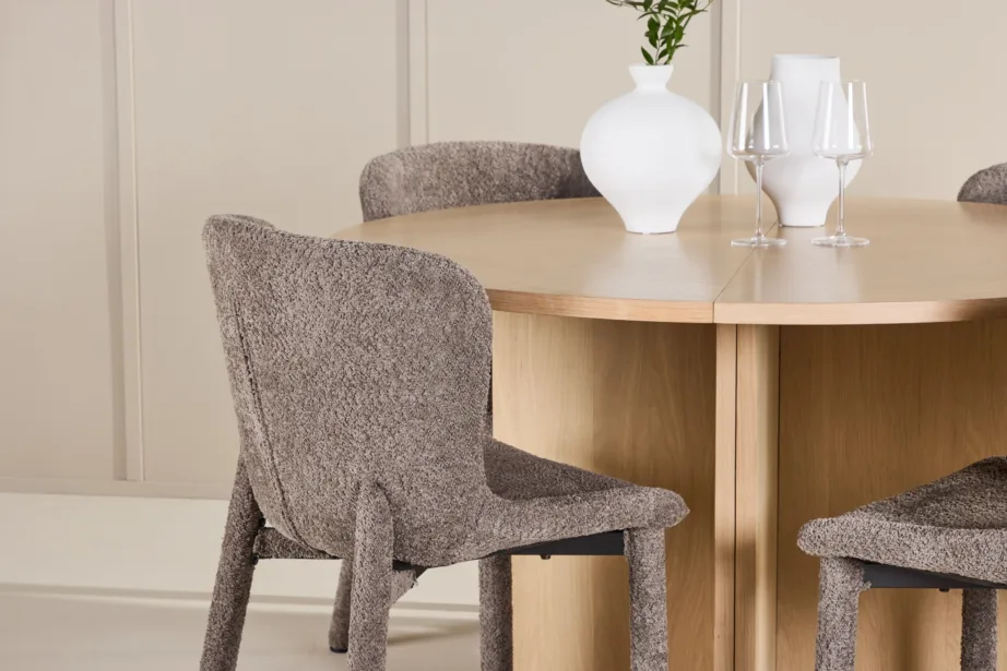 Ümmargune valge pikendatav söögilauakomplekt Strada laud ja 4 pruuni Astoria buklee tooli, GR24743 – 9