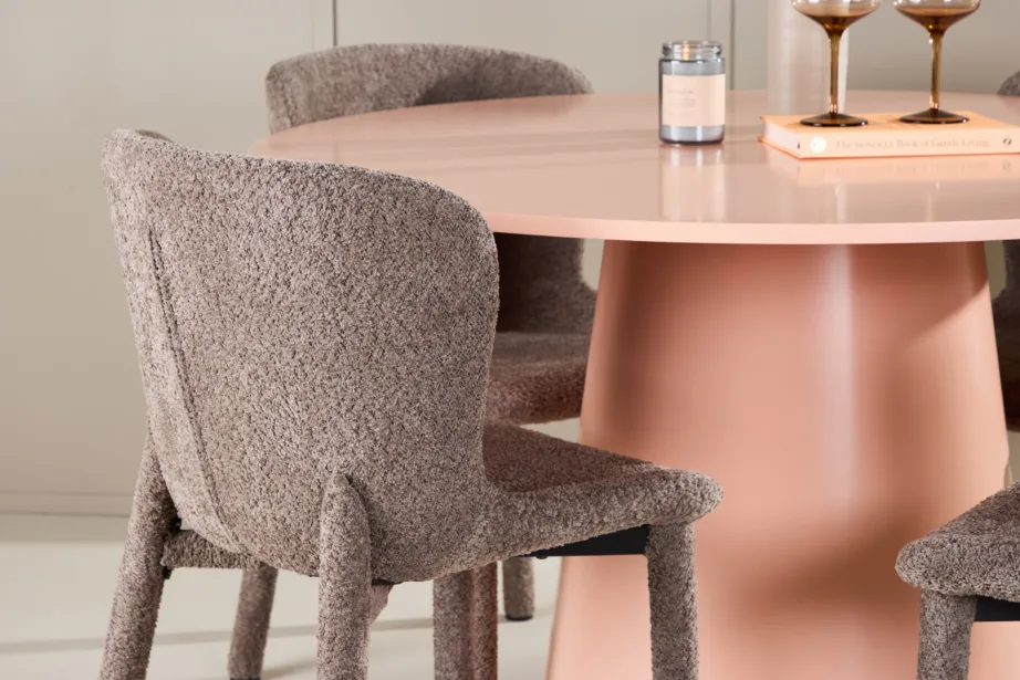 Ümmargune söögilauakomplekt Lanzo laua (⌀120 cm, virsikukarva) ja nelja pruuni bukleekattega Astoria tooliga, GR24698 – 9