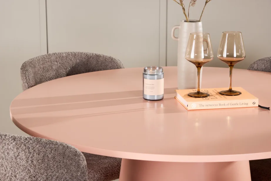 Ümmargune söögilauakomplekt Lanzo laua (⌀120 cm, virsikukarva) ja nelja pruuni bukleekattega Astoria tooliga, GR24698 – 10