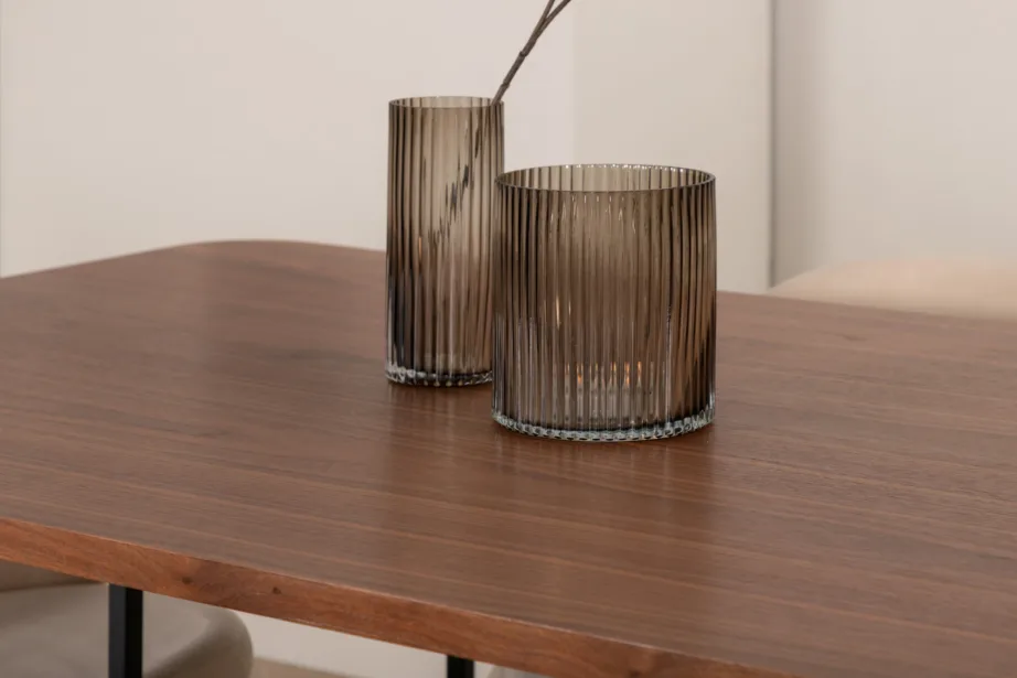 Uno söögilaud (pähklispoon, 200x90cm) ja beežid velvetpolstriga toolid, must metall, GR22405 – 7