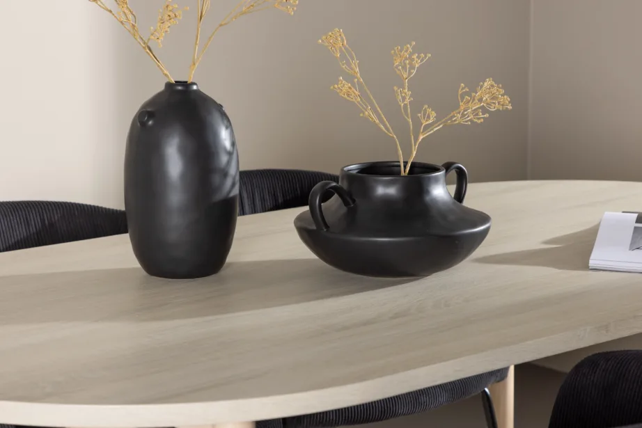 Valge peitsiga söögilaud Andy ja 4 musta kangast söögitooli Berit, GR24486 – 10