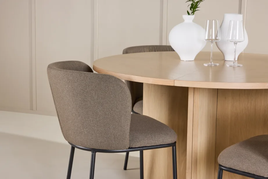 Valge ümmargune pikendatav söögilauakomplekt Strada laud ja 4 pruunikat Edina tooli (Strada & Edina kollektsioon), GR24739 – 9