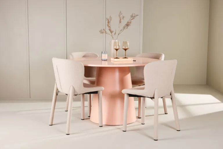 Virsikutooni ümmargune söögilauakomplekt: MDF laud Ø120 cm ja 4 beežis bukleekangaga tooli (Lanzo & Astoria) - GR24699