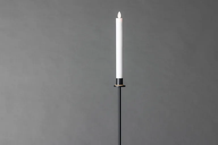 Kõrge põrandal seisev küünlajalg Högehall, must teras, 102 cm - 20063-100