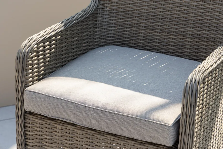 Beež kunstrotangist aiasöögitool kõrgete käetugedega Wembley kollektsioonist, 5710-067 – 9