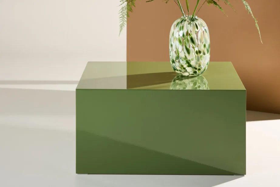 Läikiva viimistlusega tumeroheline madal diivanilaud York (MDF), 61289-117 – 10