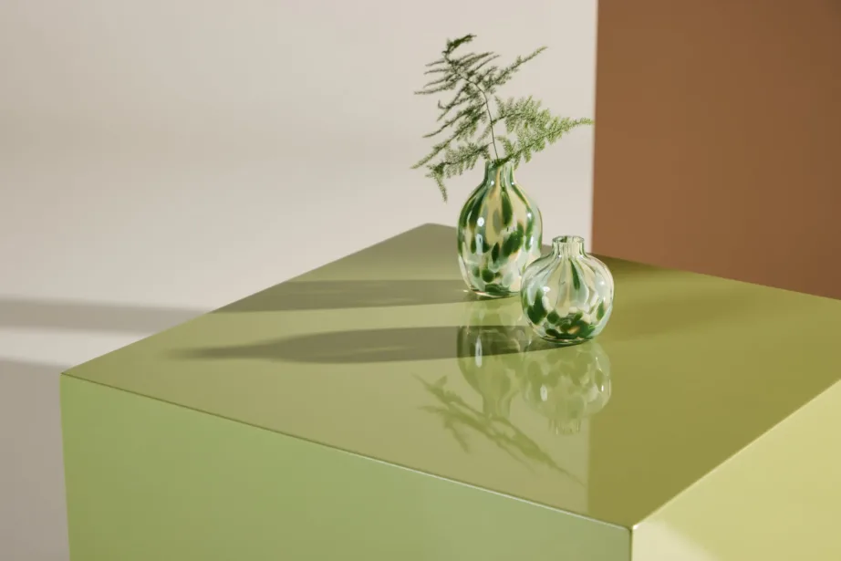 Läikiva helerohelise viimistlusega kõrgem MDF-diivanilaud York, 40×40×45 cm, 61290-225 – 9