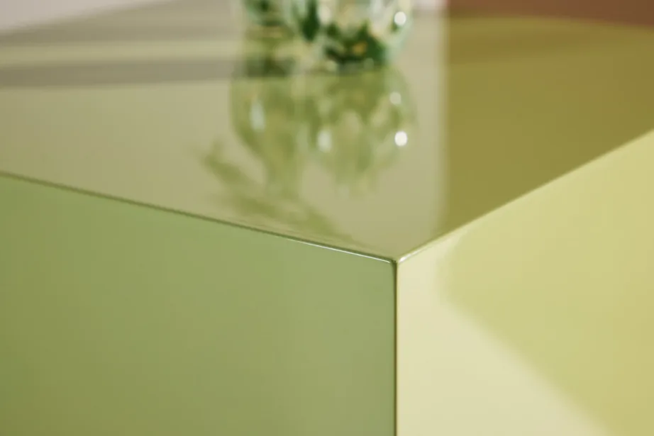 Läikiva helerohelise viimistlusega kõrgem MDF-diivanilaud York, 40×40×45 cm, 61290-225 – 10