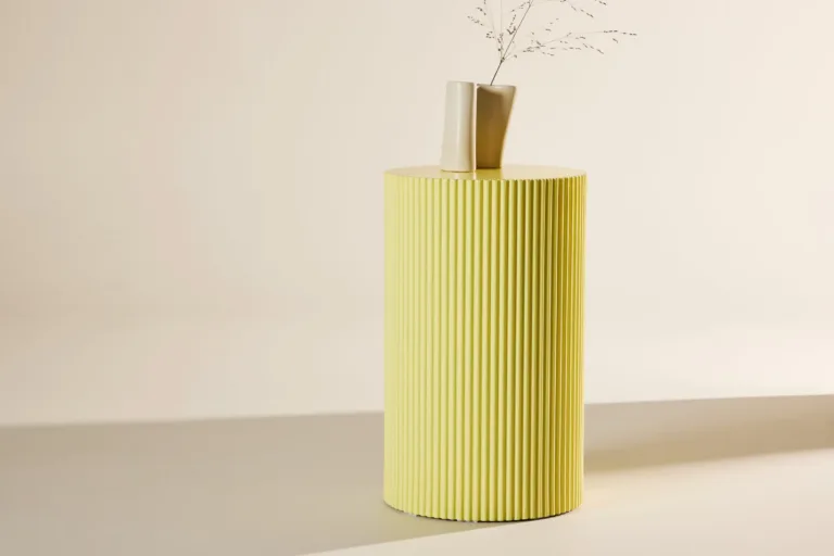 Helekollane soonilise viimistlusega MDF-abilaud Lenox (Ø30,5 cm, H 50 cm) - 61291-151
