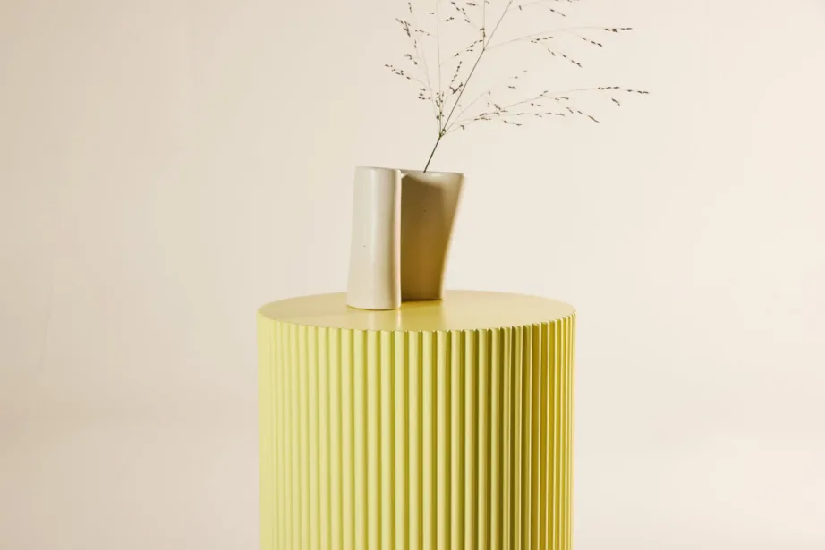 Helekollane soonilise viimistlusega MDF-abilaud Lenox (Ø30,5 cm, H 50 cm), 61291-151 – 9