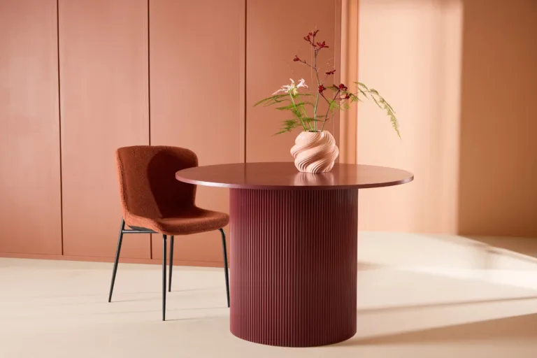 Burgundiapunane ümmargune söögilaud Lenox, MDF, ø110 cm - 61292-152