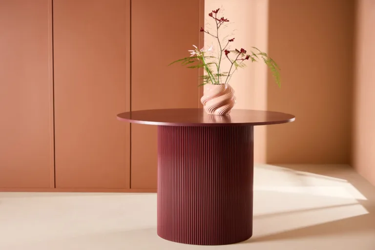 Burgundiapunane ümmargune söögilaud Lenox, MDF, ø110 cm - 61292-152