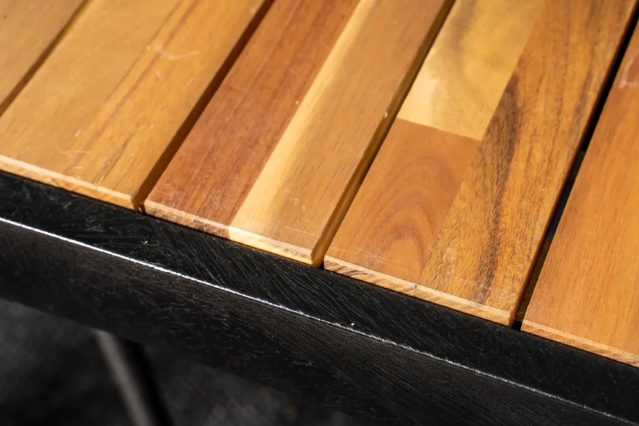 Bois ristkülikukujuline akaatsiapuidust aiamööbli komplekt mustade alumiiniumjalgade ja 6 virnastatava tooliga, GR18368 – 7