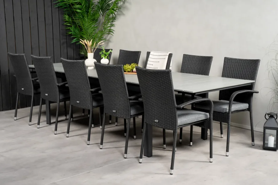 Pikendatav aiamööbli komplekt Levels ristkülikukujulise laua ja kokkupandavate toolidega – tumehall WPC, must rotang, GR18855 – 8