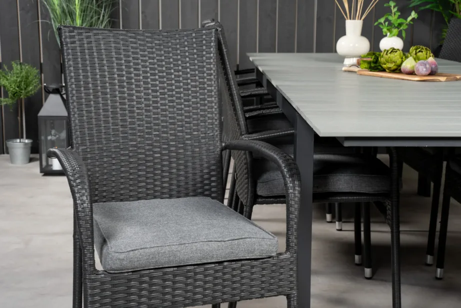 Pikendatav aiamööbli komplekt Levels ristkülikukujulise laua ja kokkupandavate toolidega – tumehall WPC, must rotang, GR18855 – 10