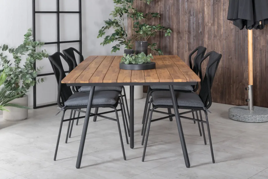 Akaatsiapuidust söögilaud Chan ja mustad virnastatavad Julian toolid (200 cm, terasraam), GR21462 – 5