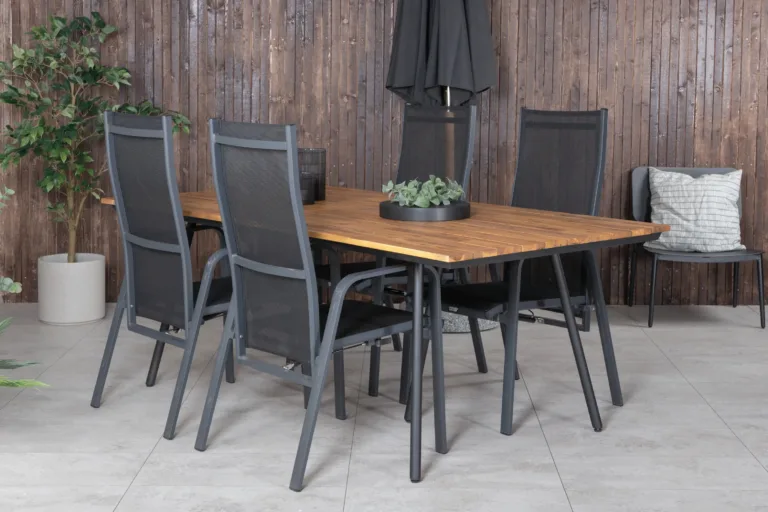 Akaatsiapuust söögilaud Chan ja mustad Copacabana lamamistoolid (aiakomplekt, 200 cm) - GR21467