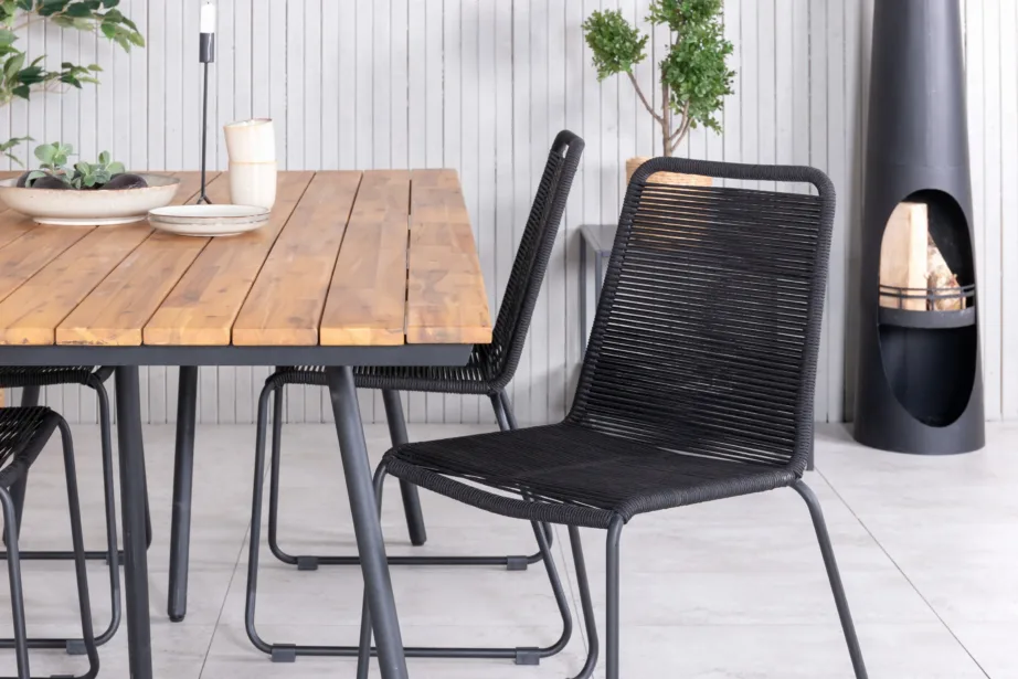 Akaatsiapuidust söögilaud Chan ja mustad Lindos aiatoolid – aiamööbli komplekt (200 cm, terasraam), GR21470 – 9