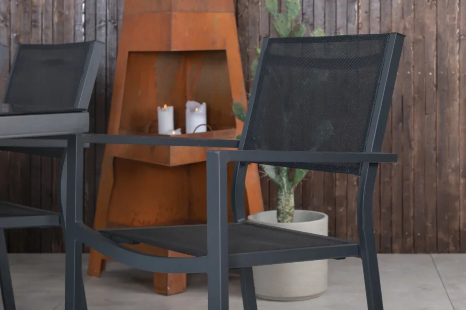 Dallas ristkülikukujuline aiasöögigrupi komplekt musta klaasplaadi ja virnastatavate toolidega, GR21585 – 7