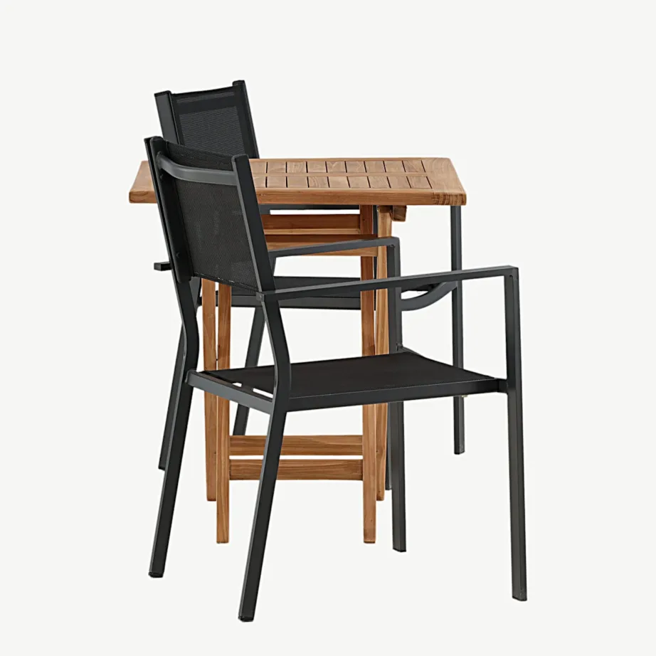 Kenya tiigipuust välimööblikomplekt – kokkupandav laud ja mustad alumiiniumraamiga toolid, GR22797 – 2