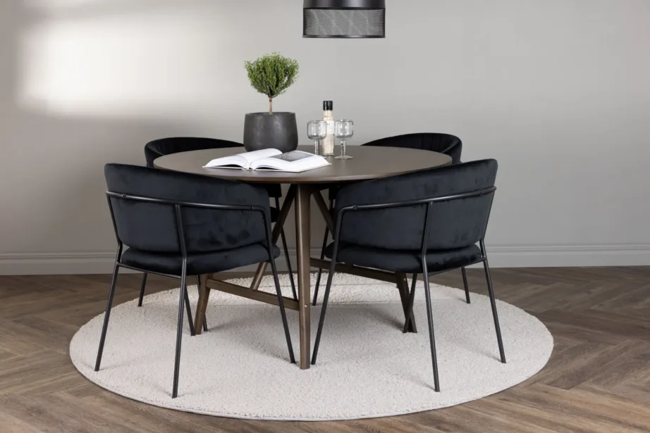 Ümmargune söögilaud Kaseindon toolidega (tumepruun MDF, kummipuu) ja musta velvetkattega Selma toolid, GR23854 – 4