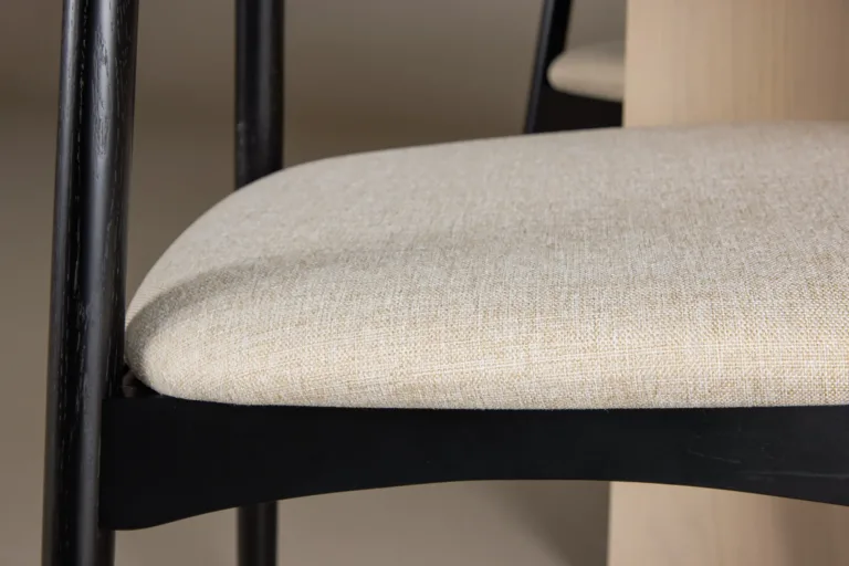 Ümmargune söögikomplekt valge laua ja beežide toolidega Tyresö & Ven (ø120 cm, valge peits, must raam) - GR24632