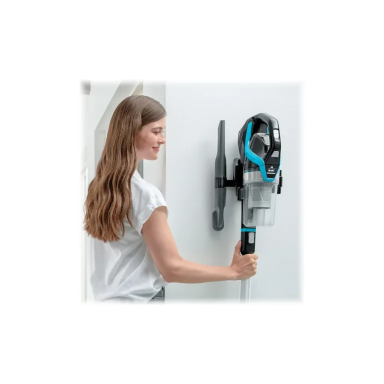 Bissell MultiReach tolmuimeja kitsas otsik kasutuses lae puhastamisel