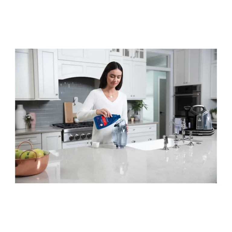Bissell SpotClean Plus Cleaner puhastab treppi